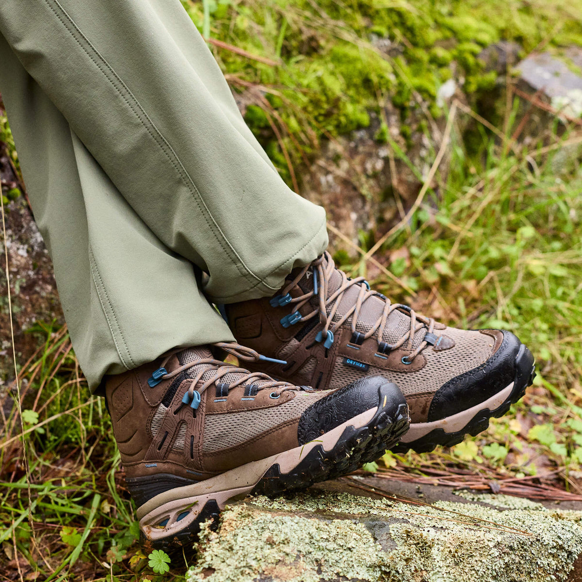 Traverse Mid Waterproof Hiking Boot - US 3616
