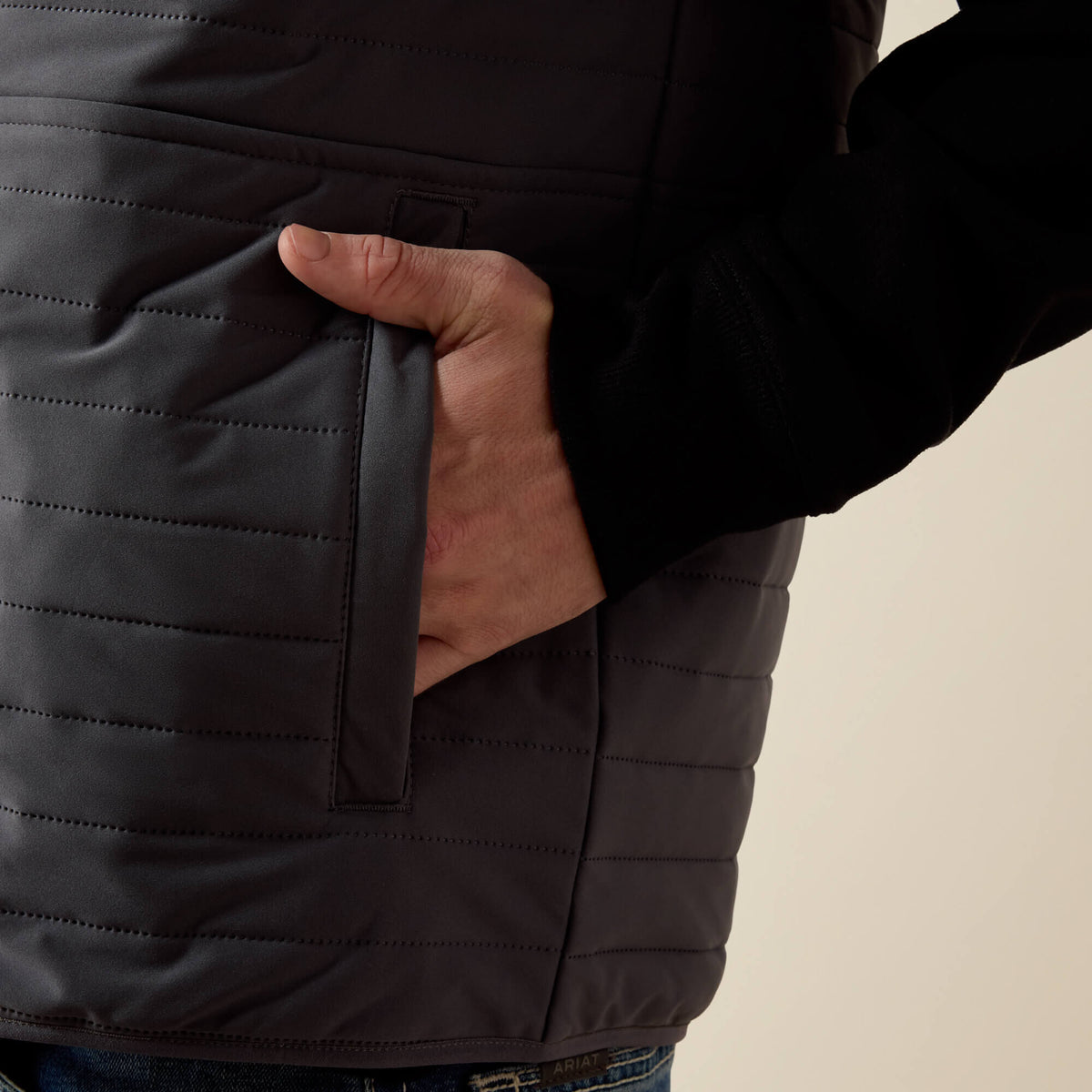 Wylie Vest - US 4773