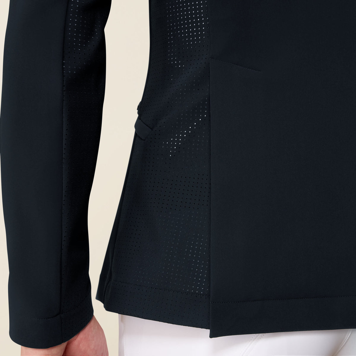 Compel Show Coat - US 7830