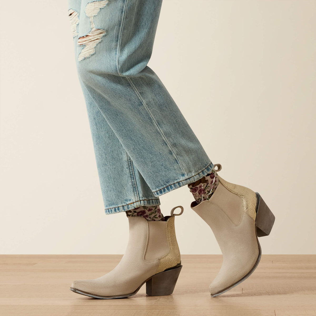 Ultra High Rise Tomboy Relaxed Straight Leg Jeans - US 1586