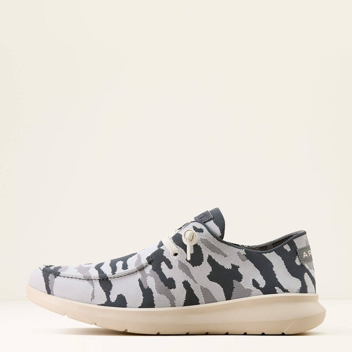 Hilo Shoe - US 7290