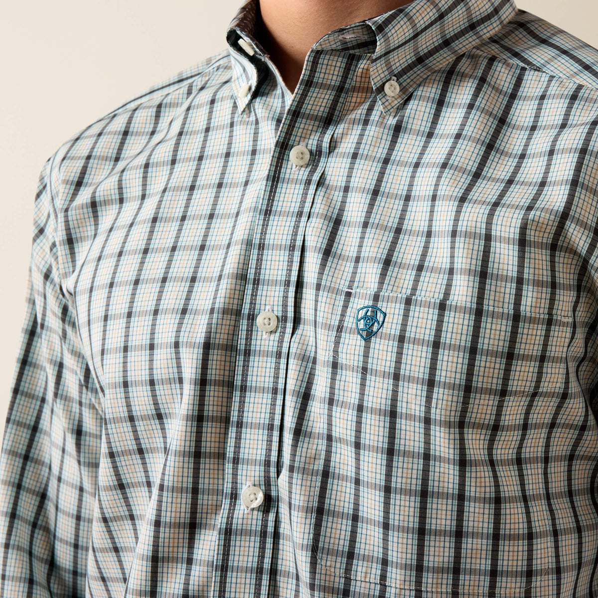 Wrinkle Free Bern Fitted Shirt - US 8236