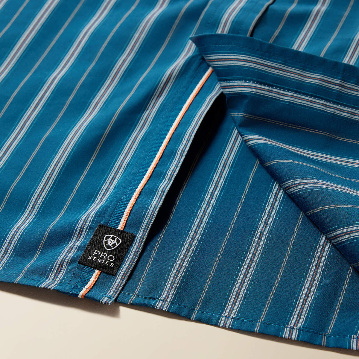 Pro Series Wolfgang Classic Fit Snap Shirt - US 7160